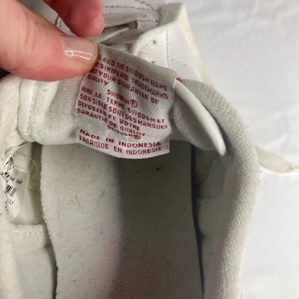 Nike Stamina Low Top White Red Womens Shoes Sneakers 7 172018-161